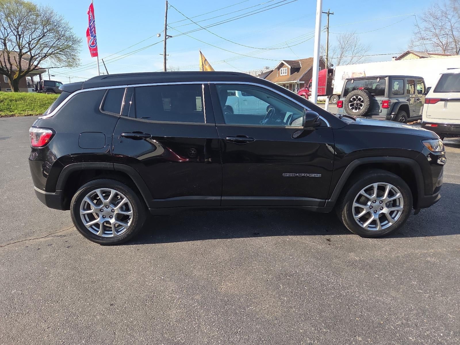 2022 Jeep Compass Latitude Lux