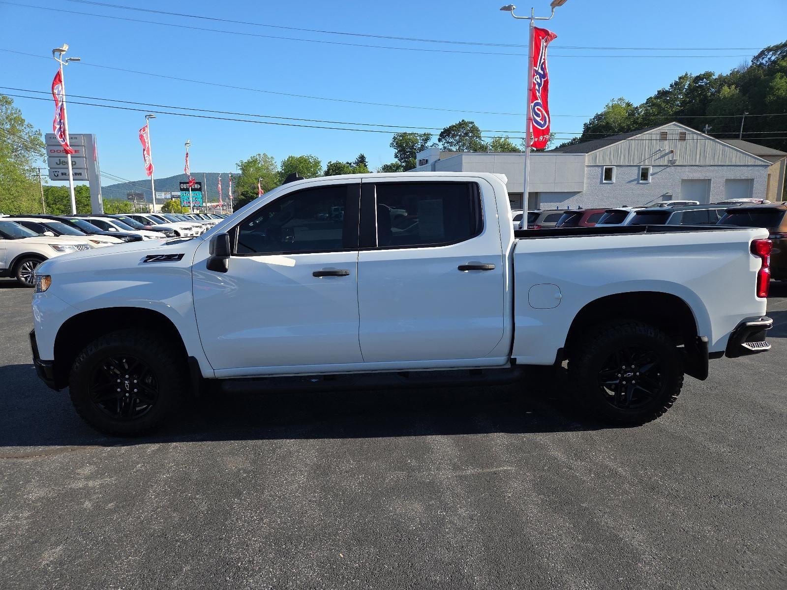 2021 Chevrolet Silverado 1500 Crew Cab Short Box 4-Wheel Drive Custom Trail Boss