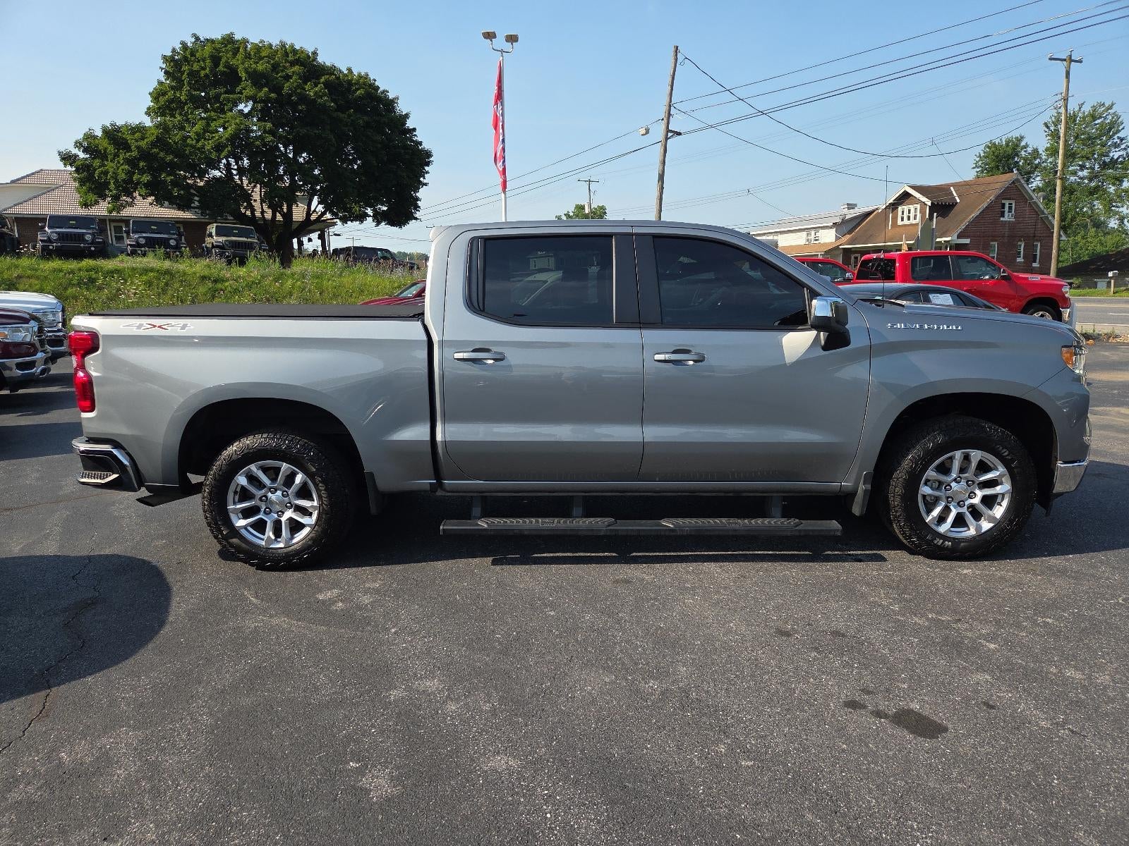 2023 Chevrolet Silverado 1500 Crew Cab Short Box 4-Wheel Drive LT 1LT