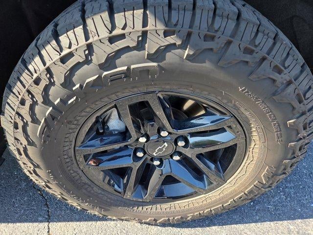 2023 Chevrolet Silverado 1500 Crew Cab Standard Box 4-Wheel Drive LT Trail Boss