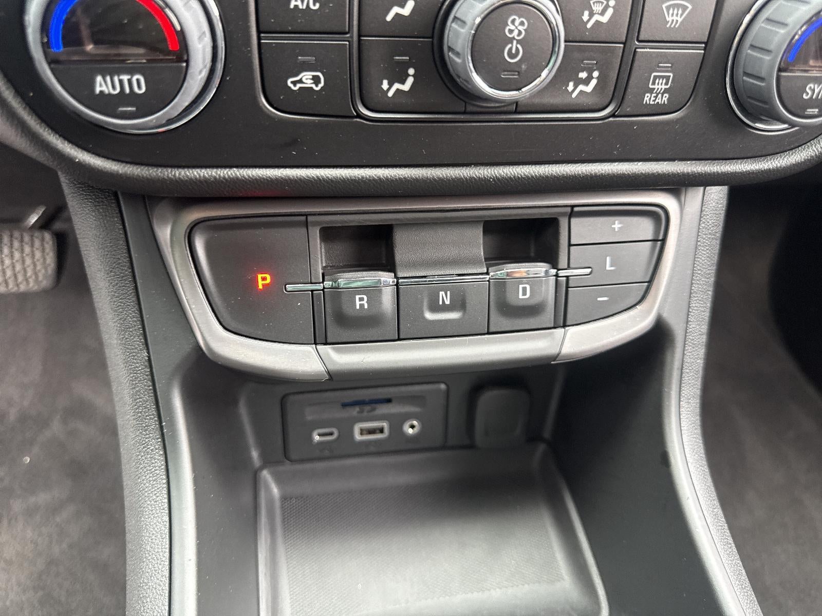 2023 GMC Terrain AWD 4dr AT4