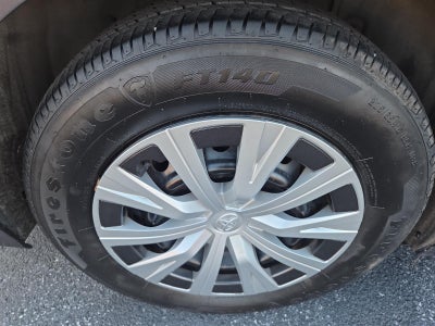 2022 Toyota Camry Hybrid LE CVT (Natl)