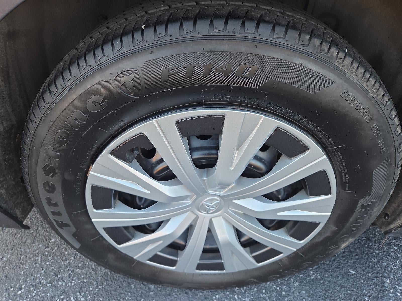 2022 Toyota Camry Hybrid LE CVT (Natl)