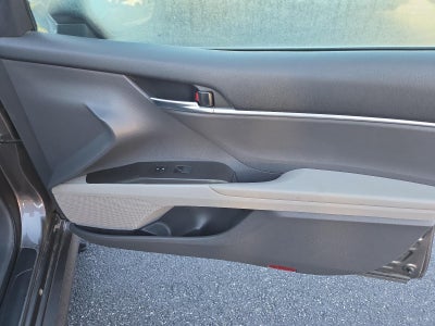 2022 Toyota Camry Hybrid LE CVT (Natl)