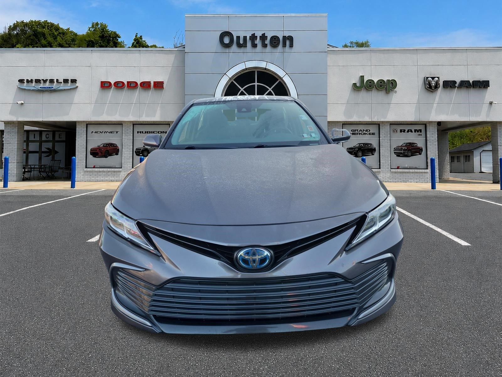 2022 Toyota Camry Hybrid LE CVT (Natl)