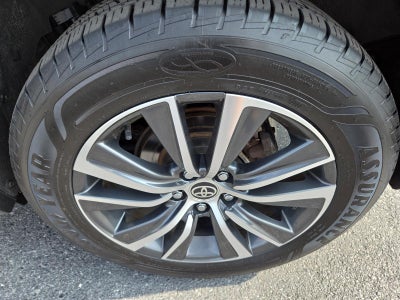 2022 Toyota Venza LE AWD (GS)