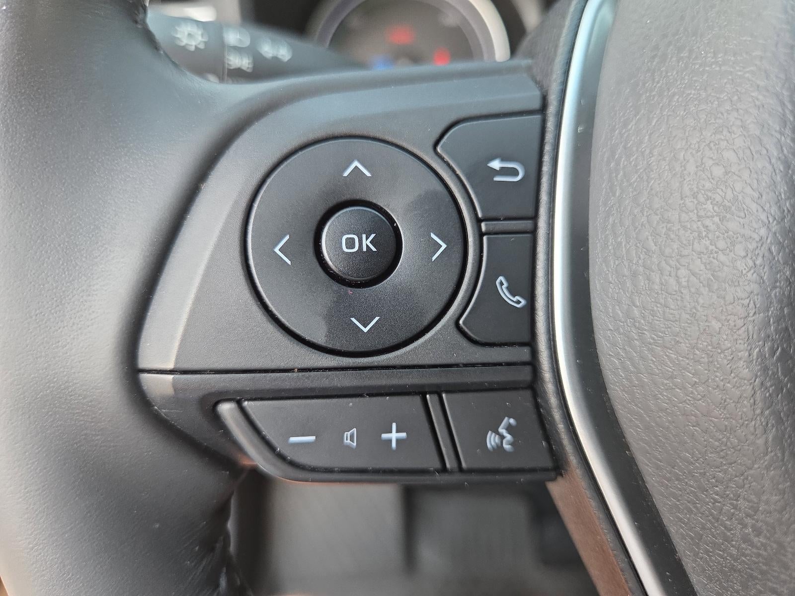 2022 Toyota Venza LE AWD (GS)