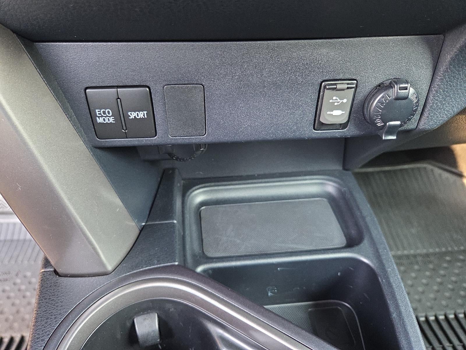 2018 Toyota RAV4 LE AWD (Natl)