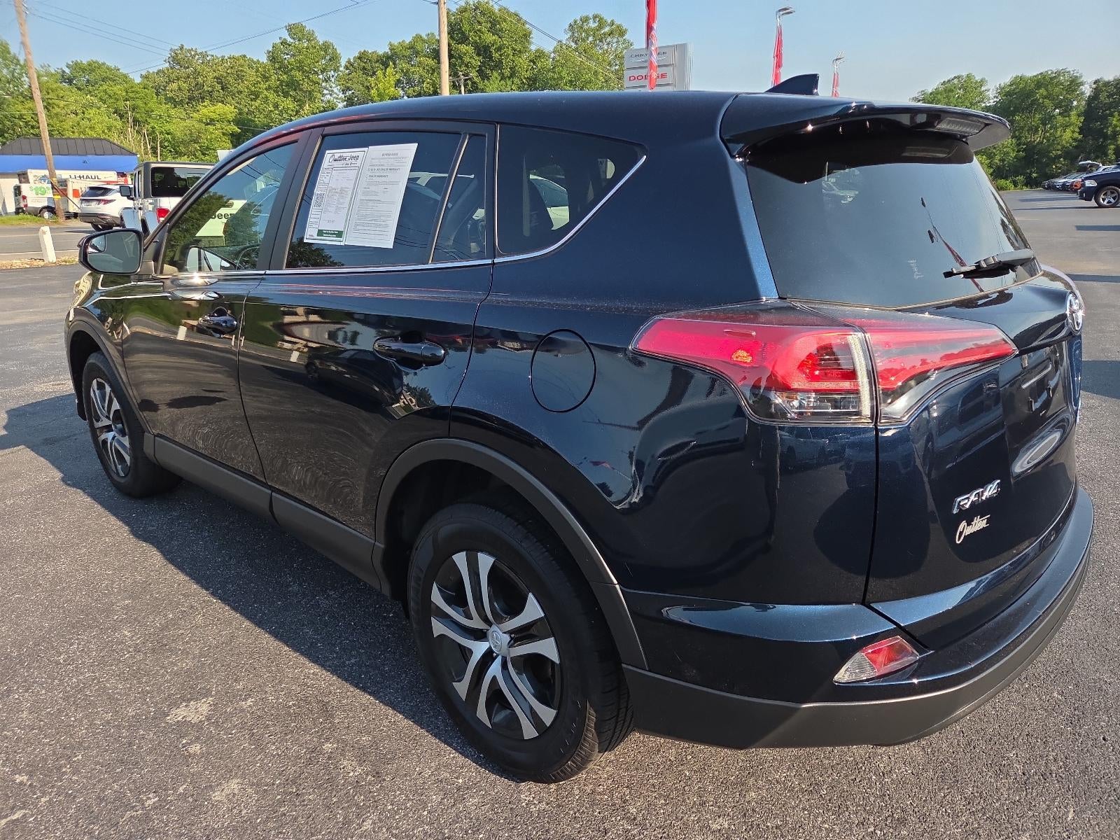 2018 Toyota RAV4 LE AWD (Natl)