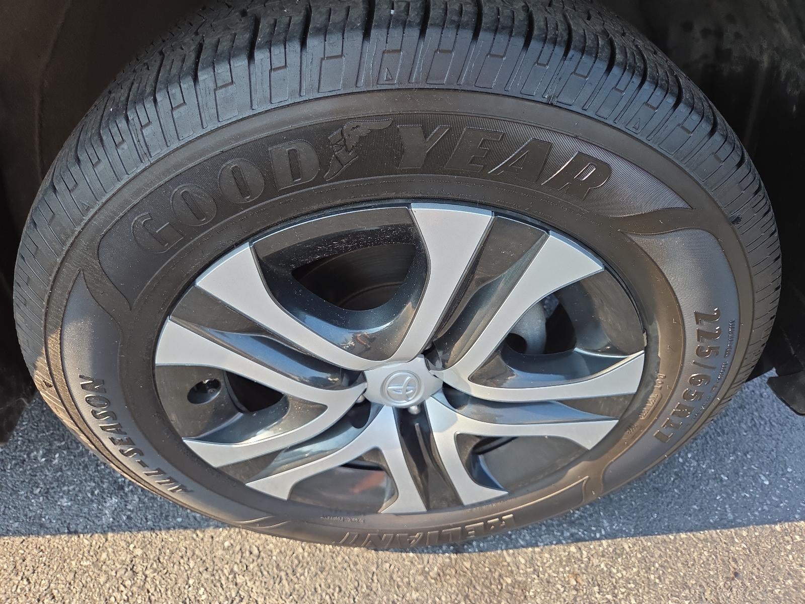 2018 Toyota RAV4 LE AWD (Natl)