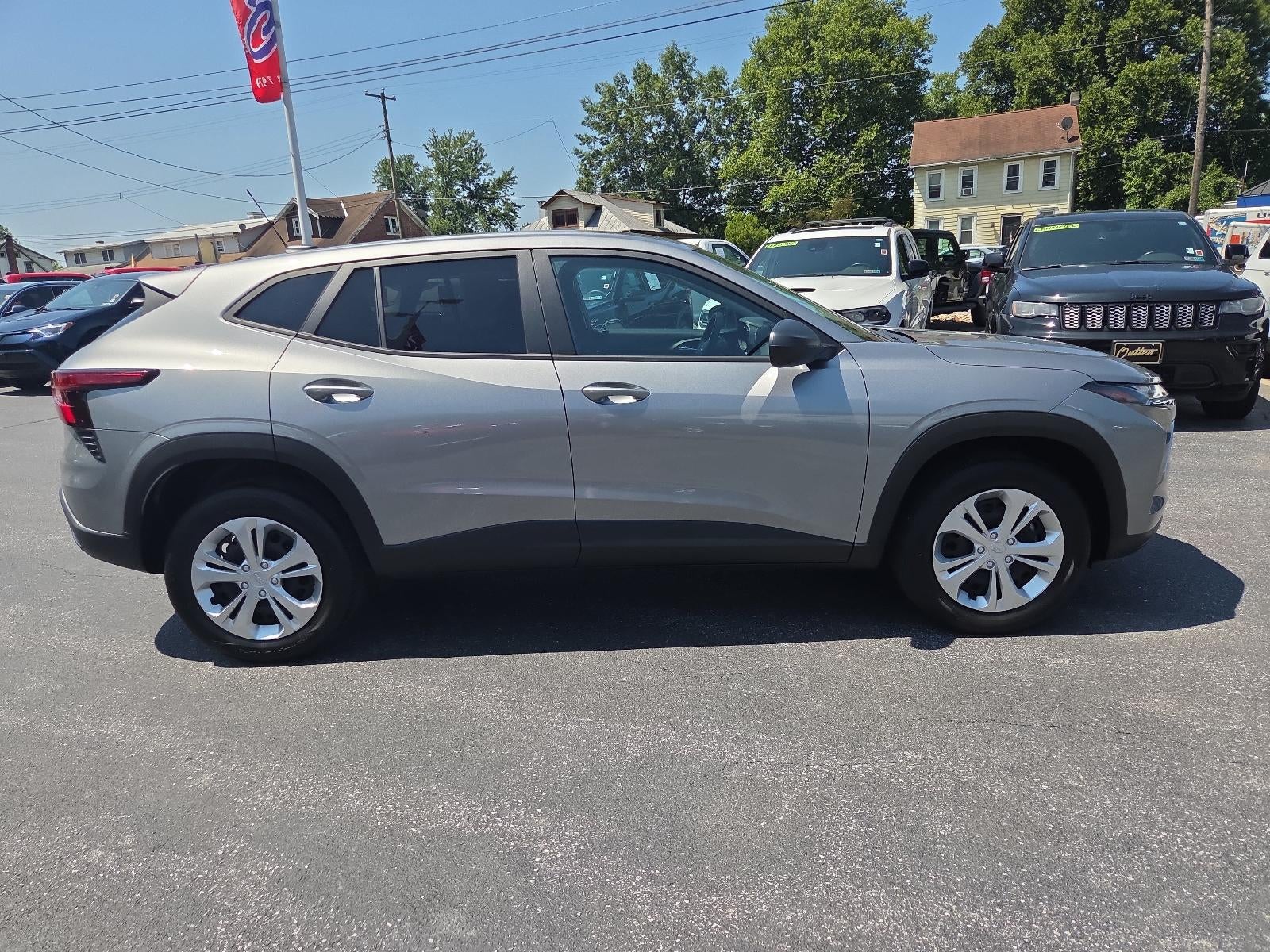 2025 Chevrolet Trax FWD 4dr LS
