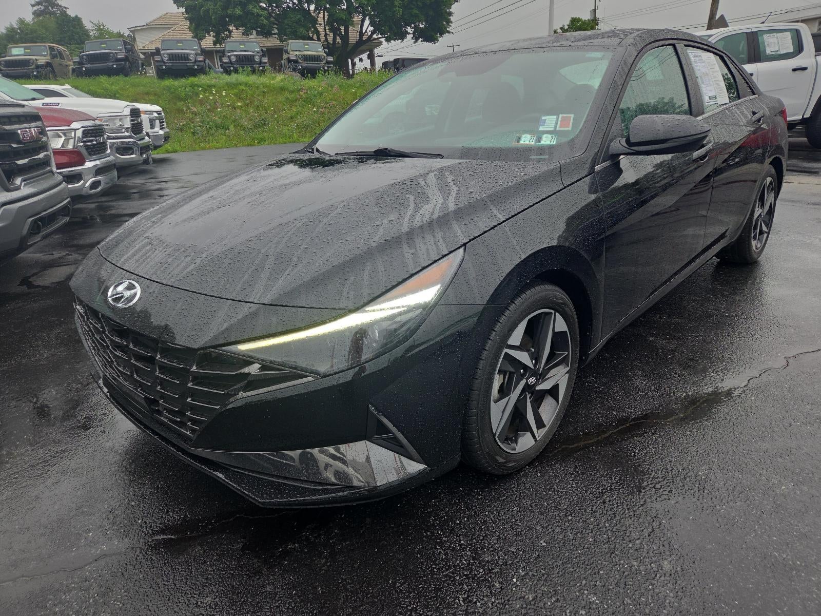 2023 Hyundai ELANTRA Limited IVT