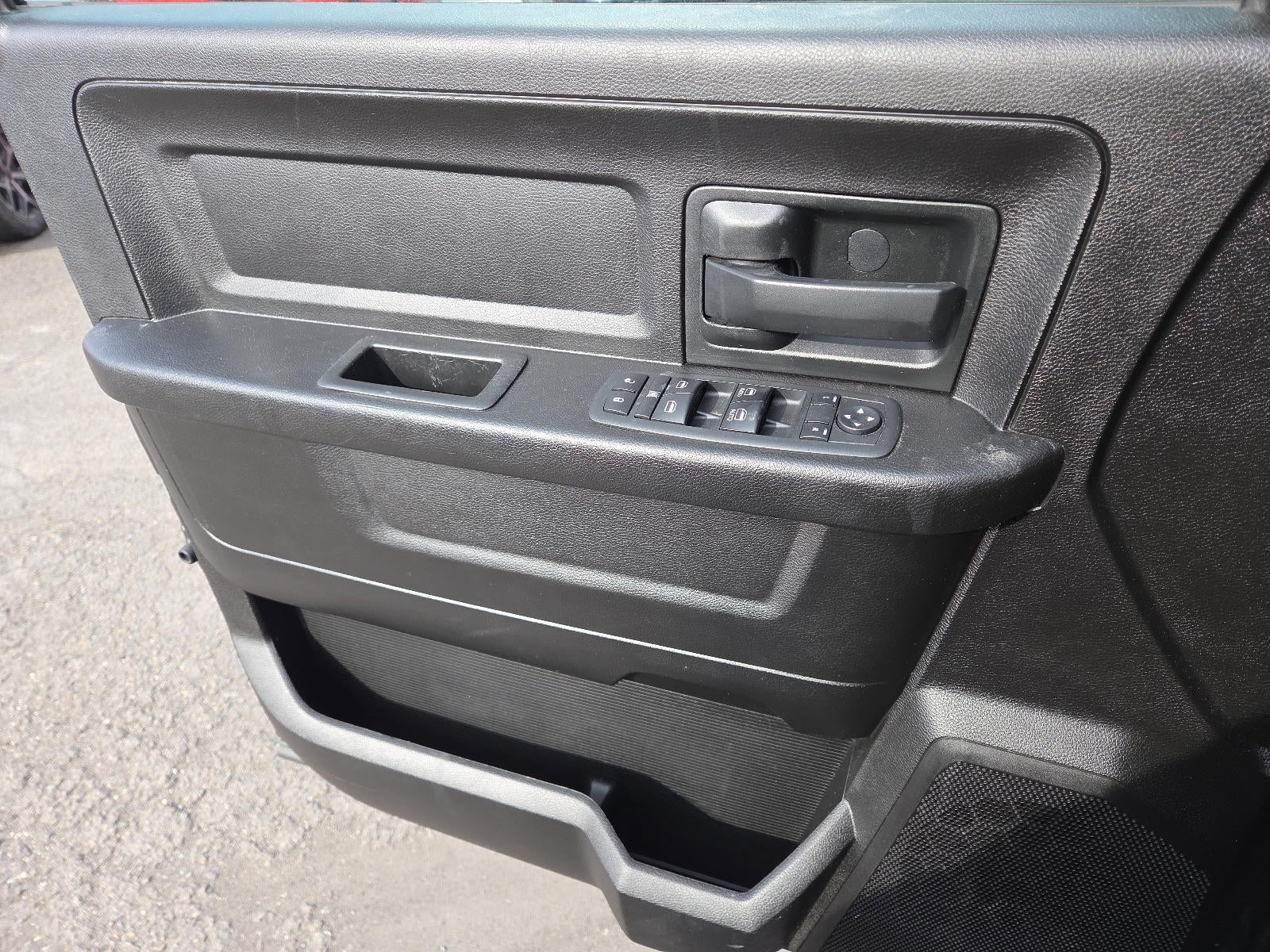 2019 RAM 1500 Classic Tradesman 4x4 Crew Cab 5'7" Box