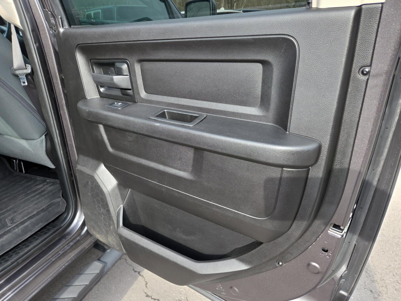 2019 RAM 1500 Classic Tradesman 4x4 Crew Cab 5'7" Box