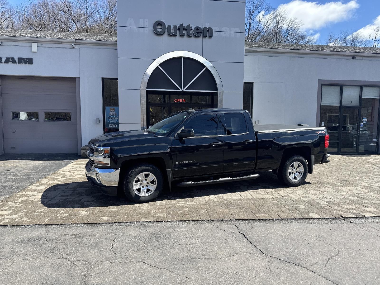 2017 Chevrolet Silverado 1500 Double Cab Standard Box 4-Wheel Drive LT