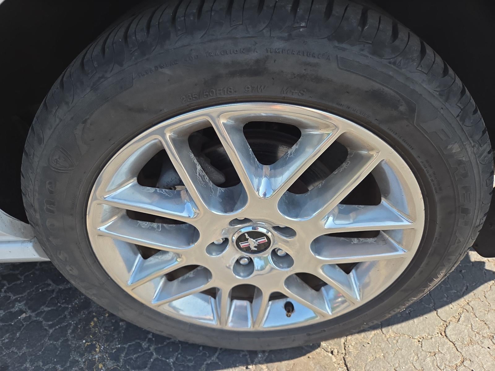 2014 Ford Mustang 2dr Cpe V6