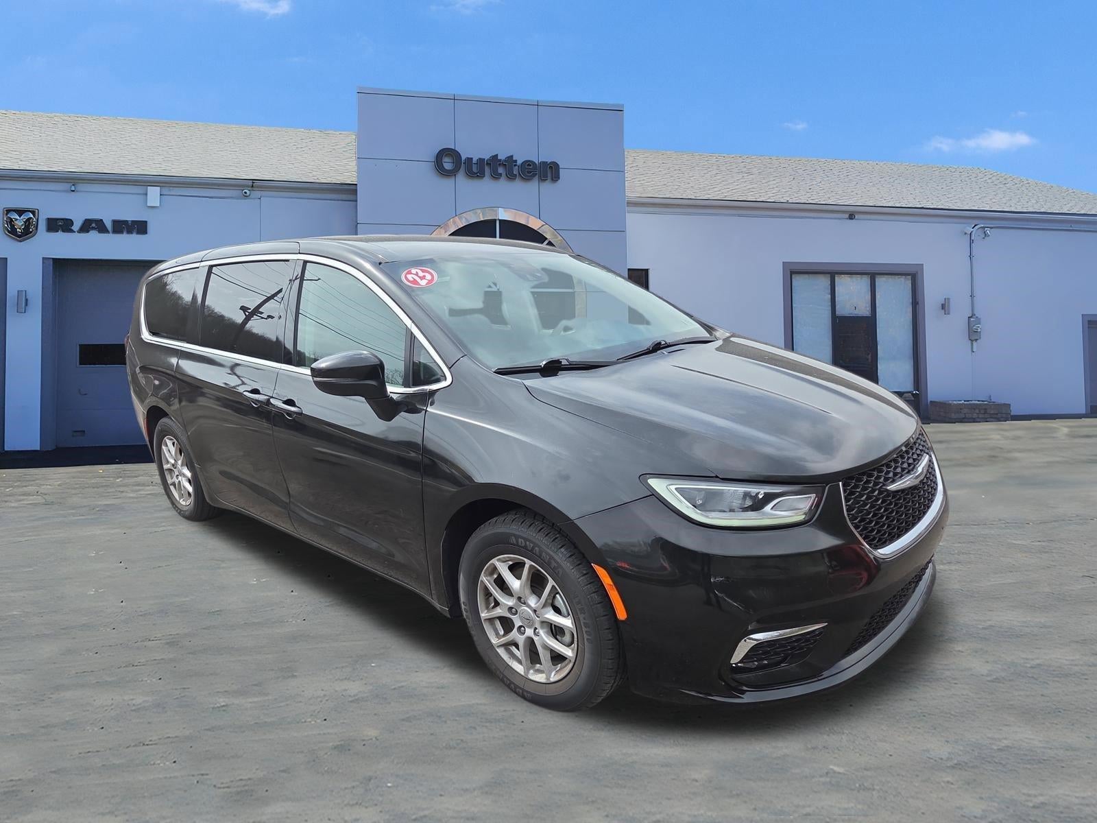 2023 Chrysler Pacifica Touring L FWD