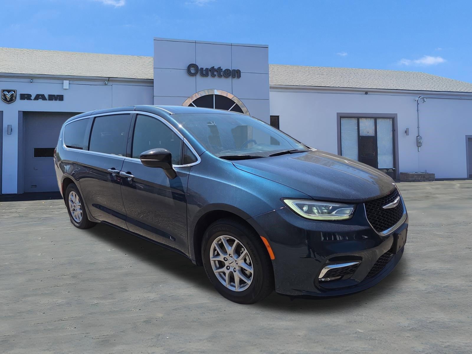 2025 Chrysler Pacifica Select FWD