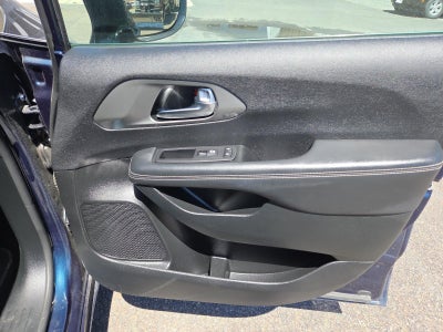 2025 Chrysler Pacifica Select FWD