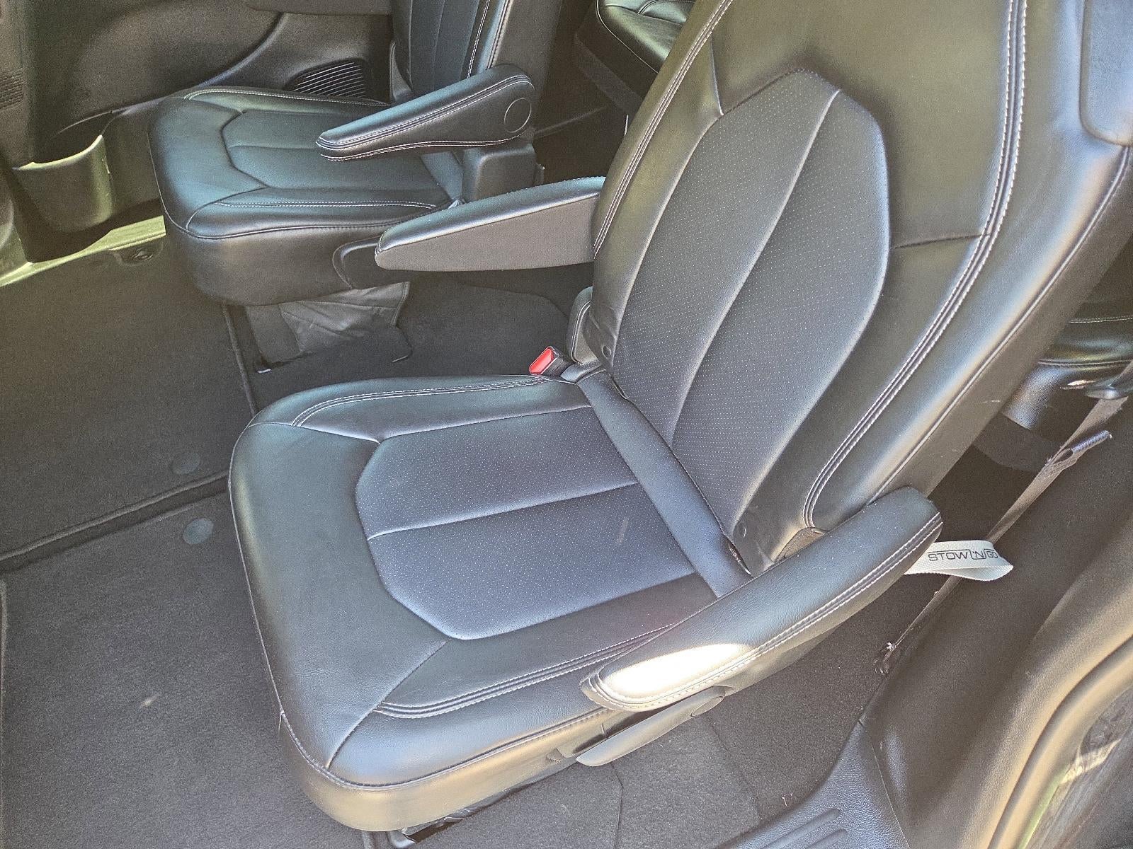 2025 Chrysler Pacifica Select FWD