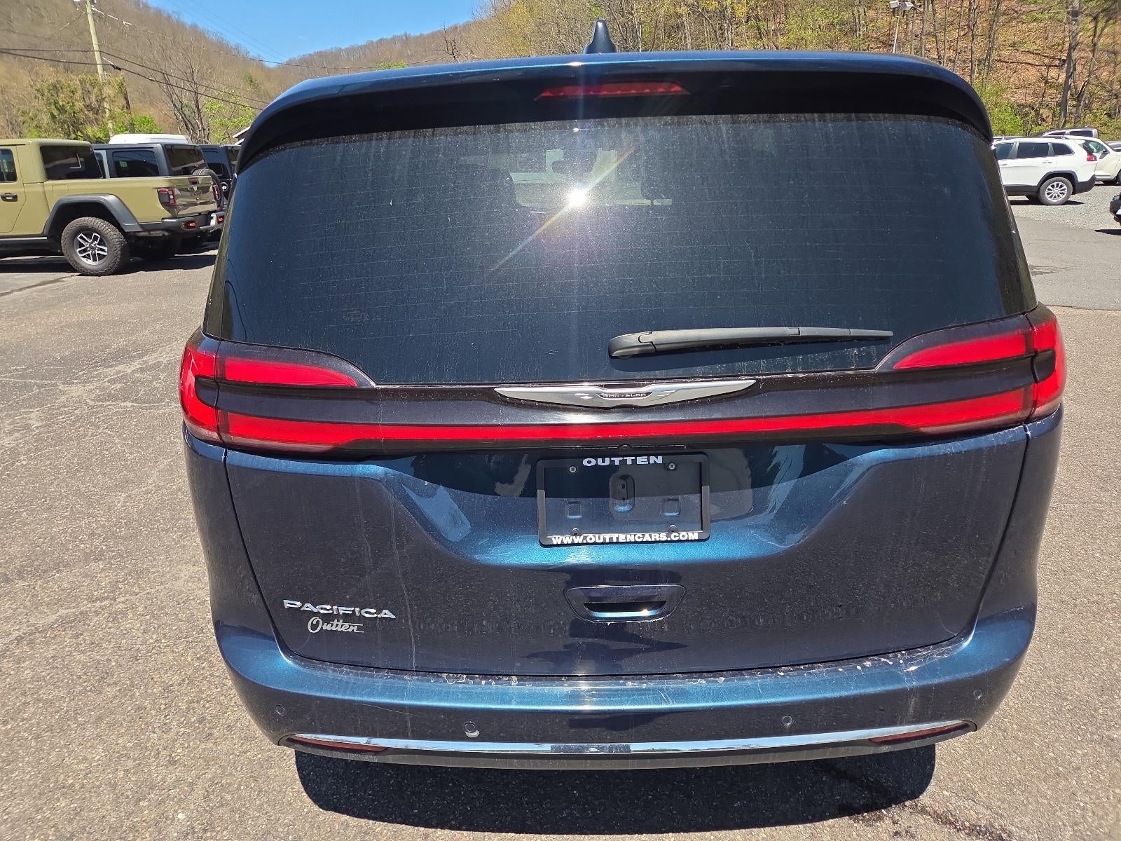 2025 Chrysler Pacifica Select FWD