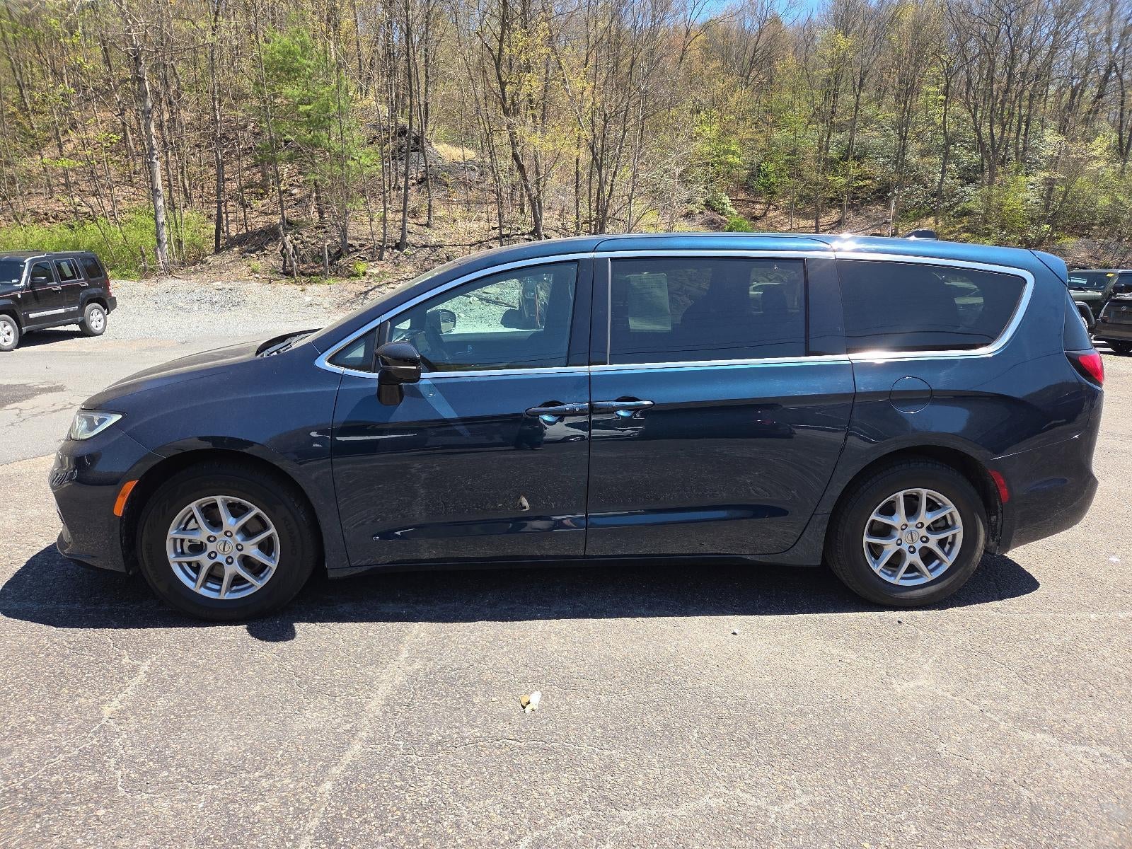 2025 Chrysler Pacifica Select FWD