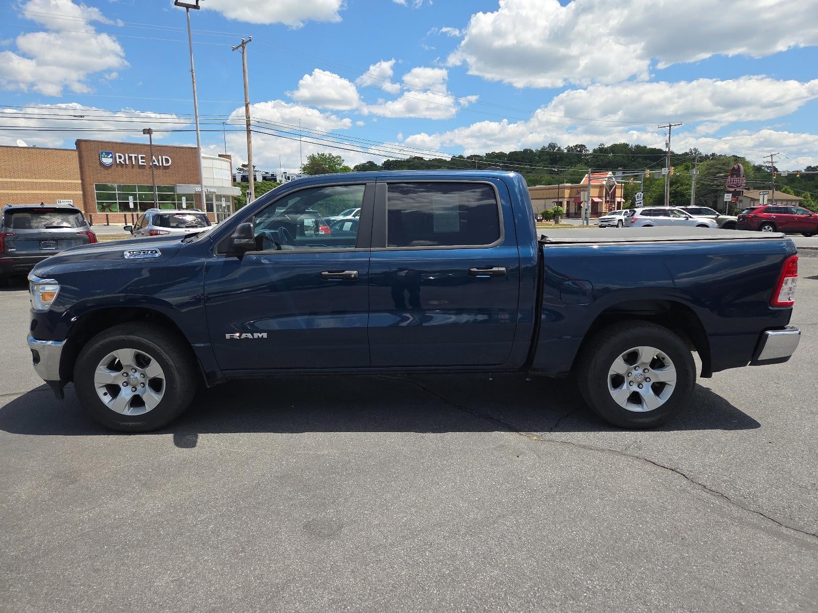 2023 RAM 1500 Lone Star 4x4 Crew Cab 5'7" Box