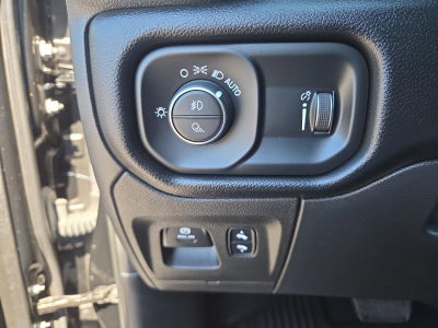 2021 RAM 1500 Big Horn 4x4 Crew Cab 5'7" Box