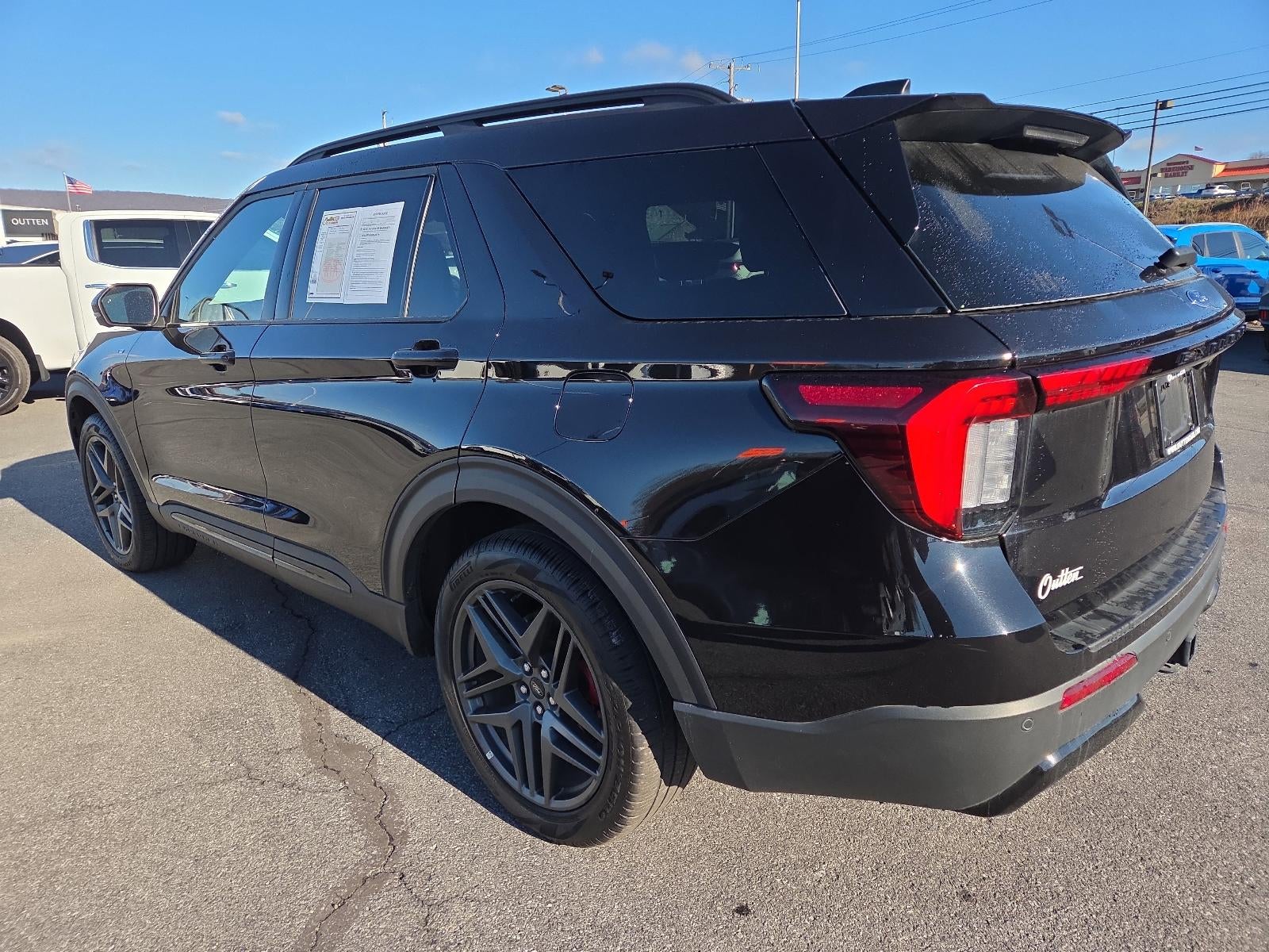 2025 Ford Explorer ST-Line 4WD