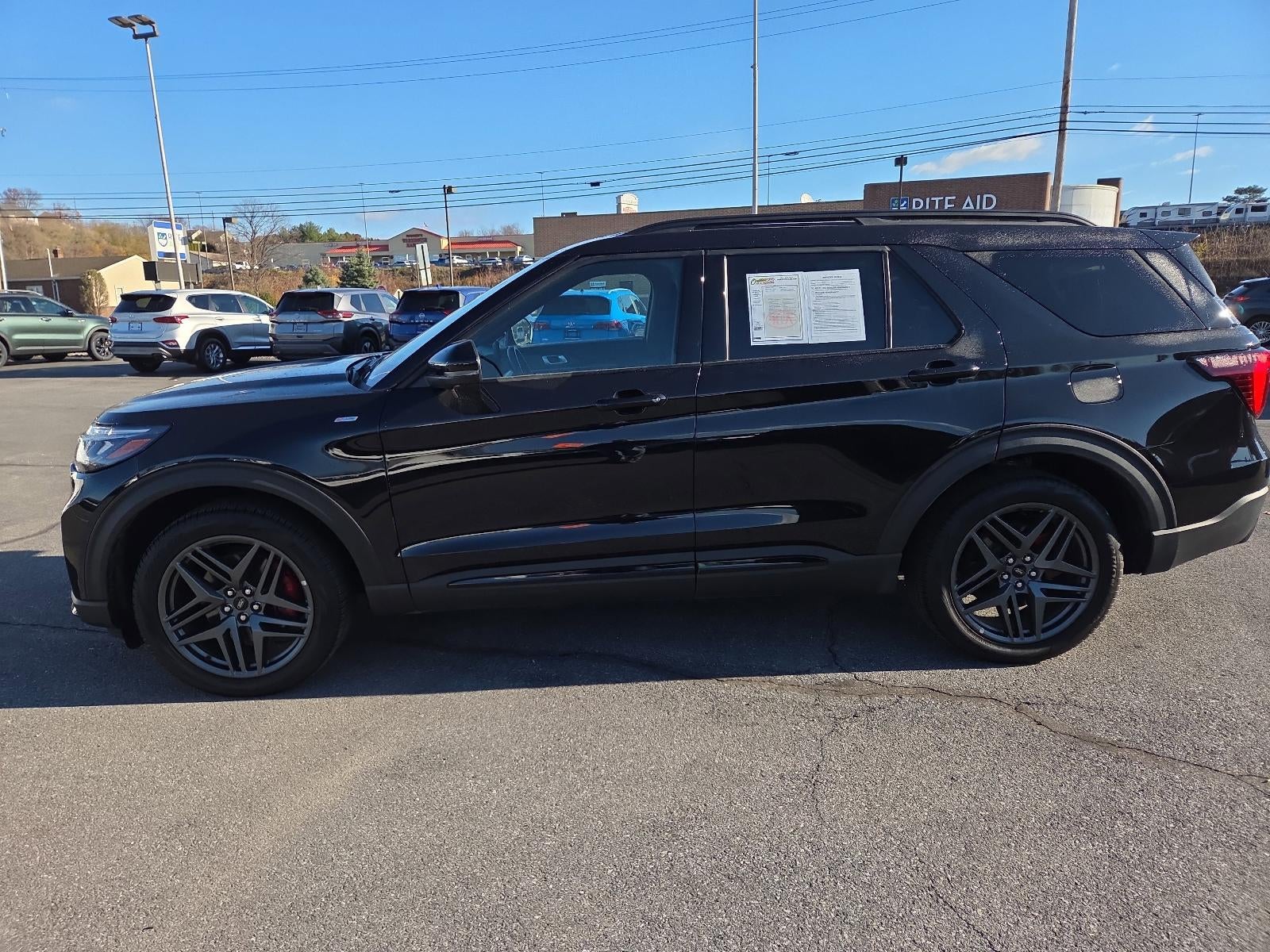 2025 Ford Explorer ST-Line 4WD