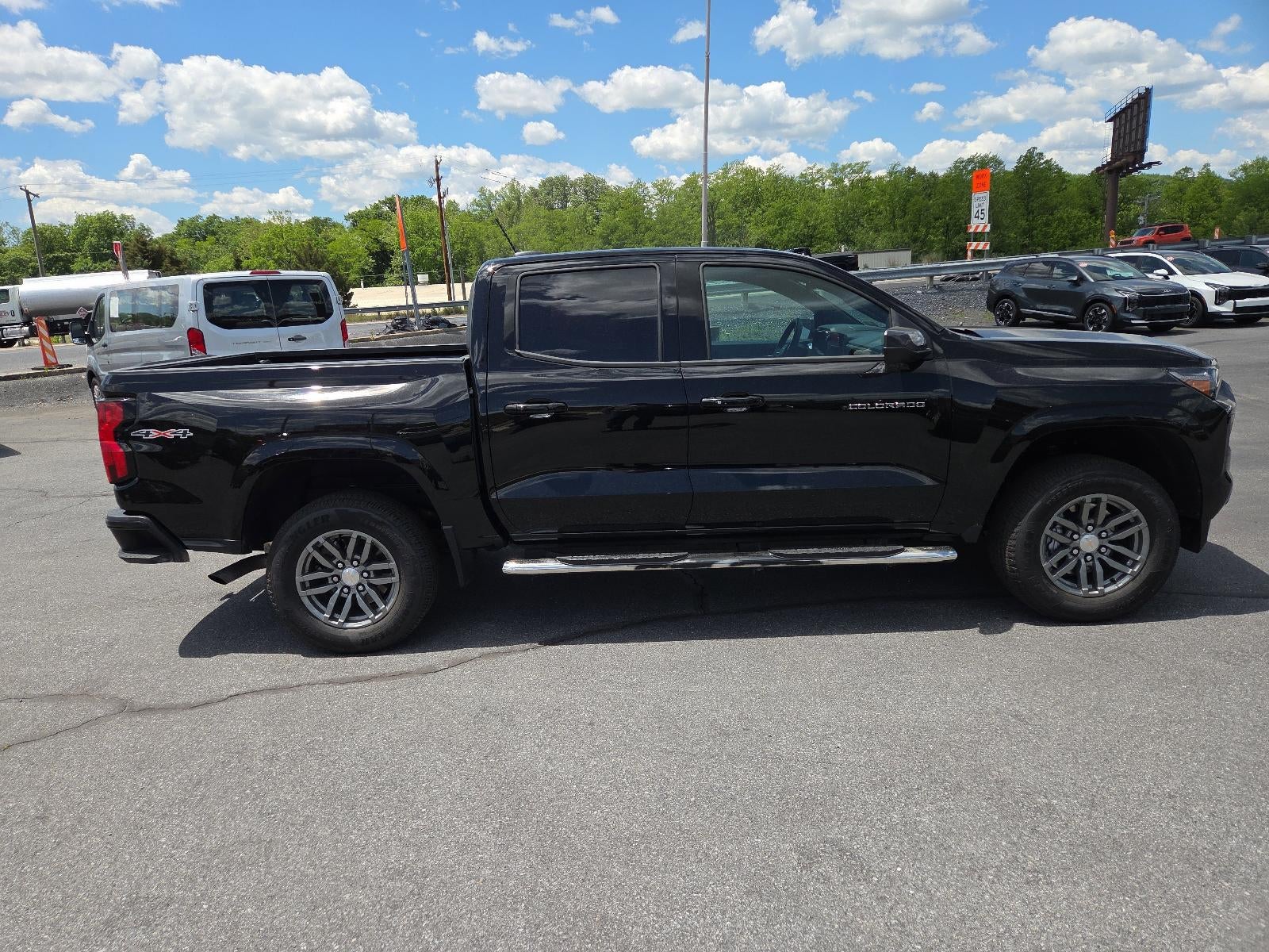 2023 Chevrolet Colorado Crew Cab Short Box 4-Wheel Drive LT