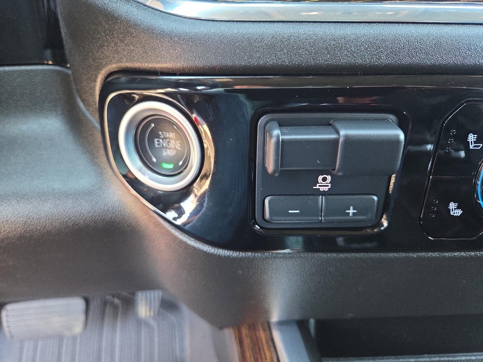 2025 GMC Sierra 1500 Crew Cab Short Box 4-Wheel Drive Elevation 3SB