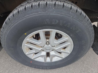 2014 Nissan Frontier 4WD Crew Cab SWB Auto SV