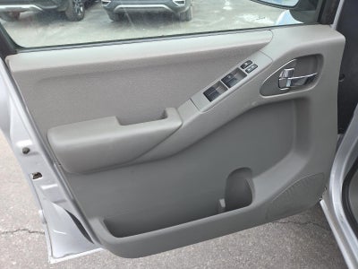 2014 Nissan Frontier 4WD Crew Cab SWB Auto SV