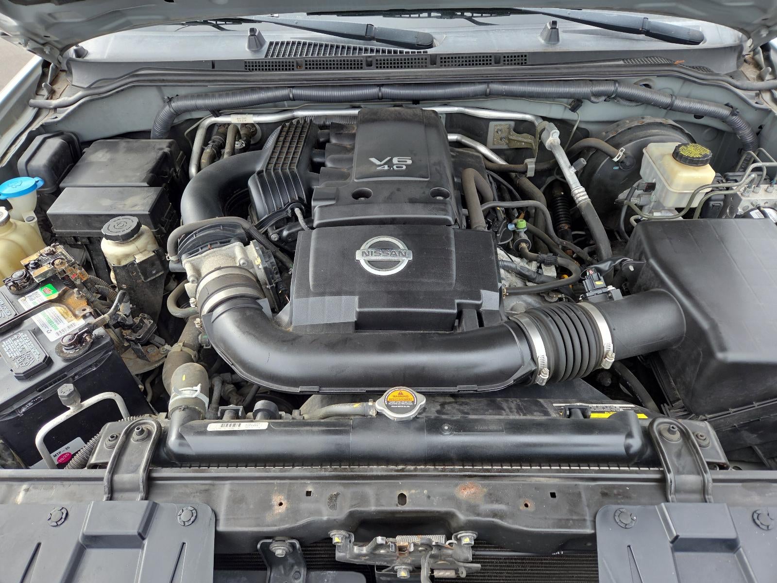 2014 Nissan Frontier 4WD Crew Cab SWB Auto SV