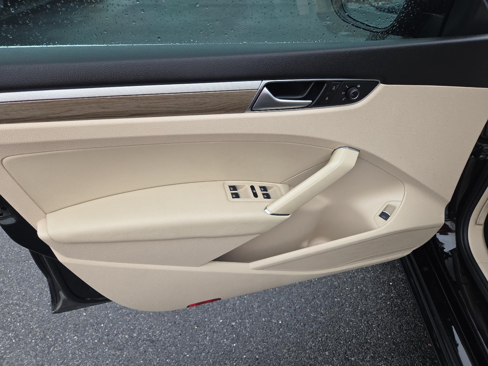 2016 Volkswagen Passat 4dr Sdn 1.8T Auto SE PZEV