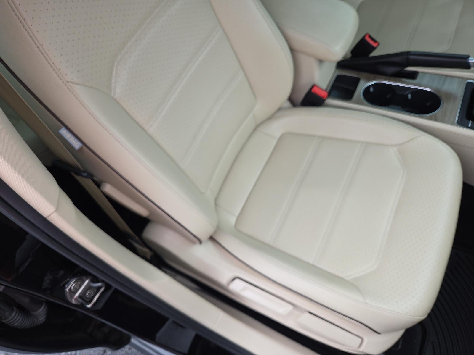 2016 Volkswagen Passat 4dr Sdn 1.8T Auto SE PZEV