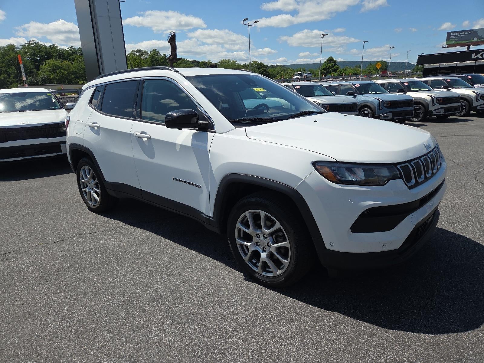2022 Jeep Compass Latitude Lux