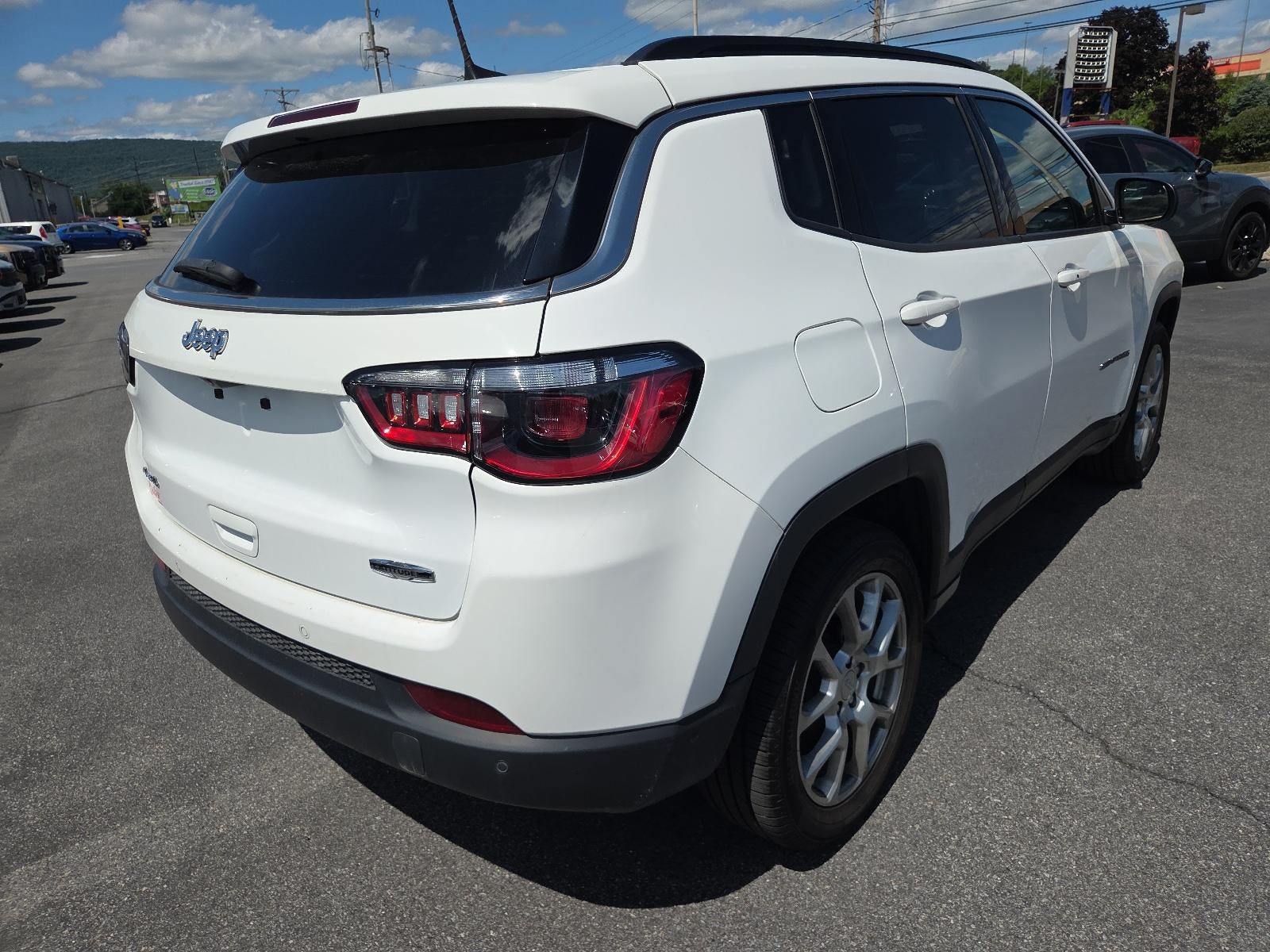 2022 Jeep Compass Latitude Lux