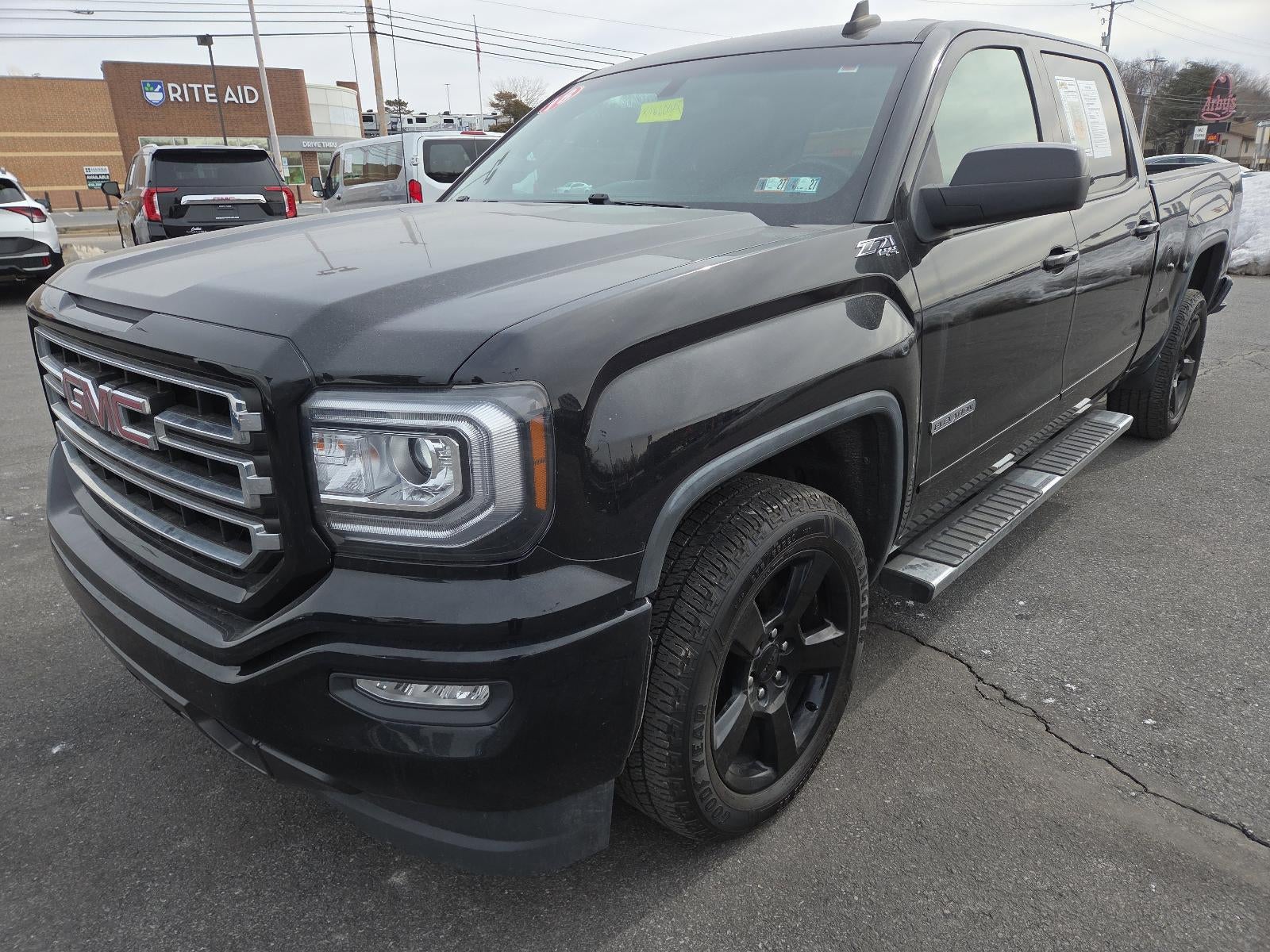 2018 GMC Sierra 1500 Crew Cab Standard Box 4-Wheel Drive SLE