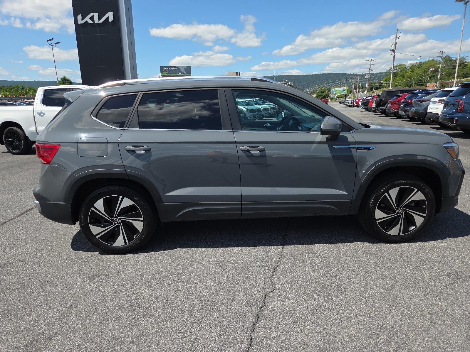 2023 Volkswagen Taos SE 4MOTION