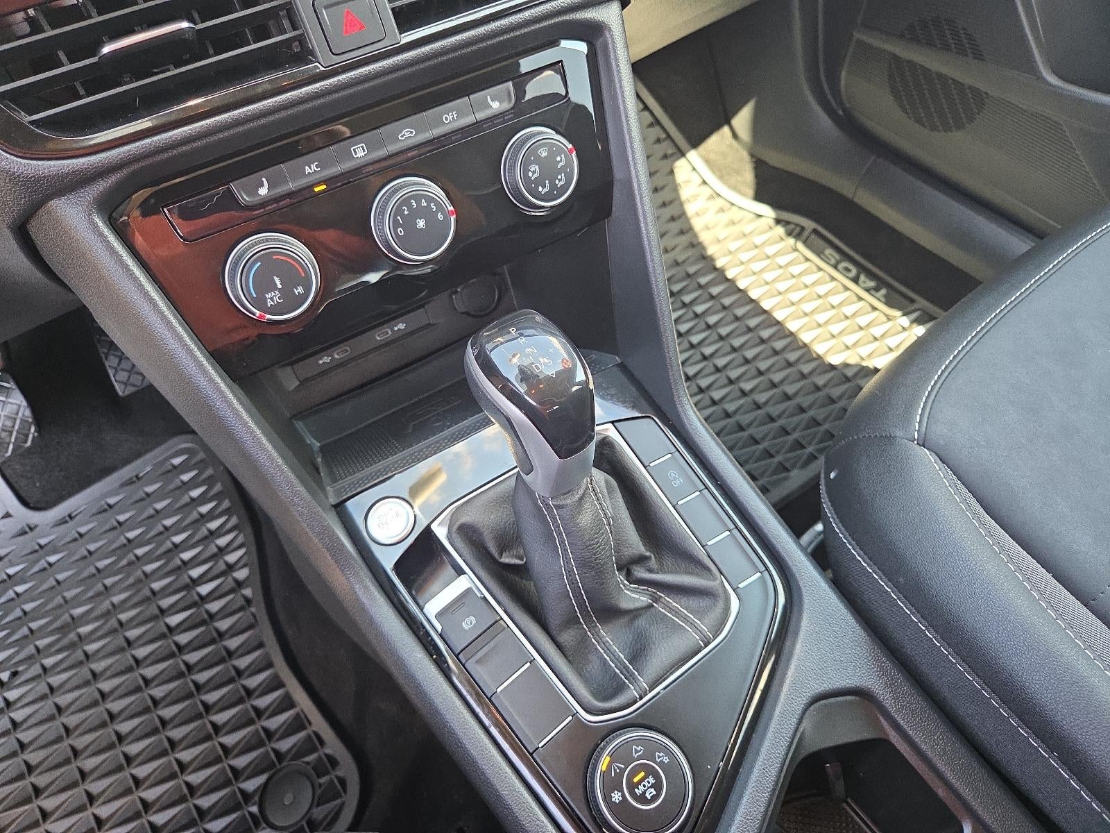 2023 Volkswagen Taos SE 4MOTION