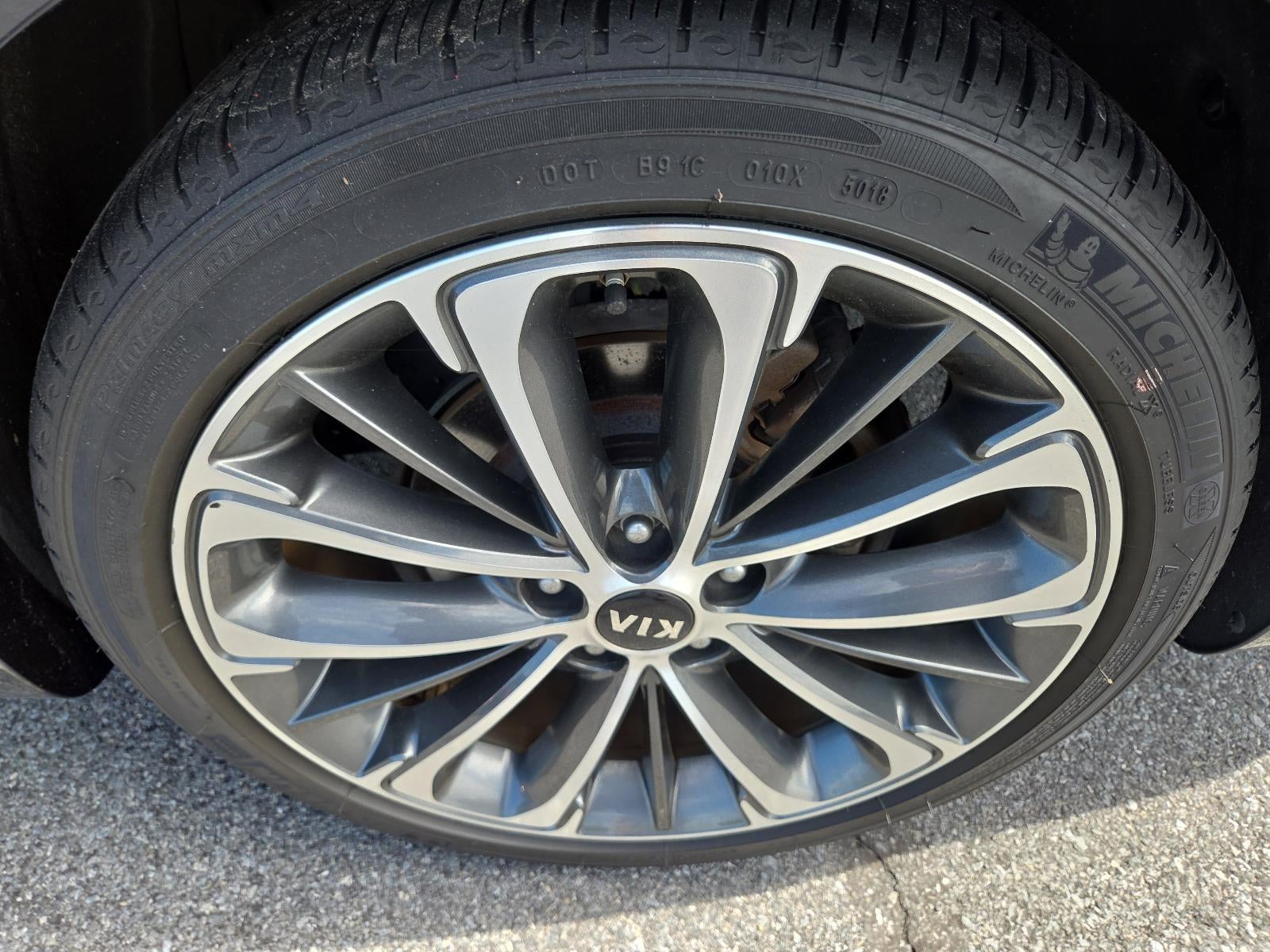 2019 Kia Cadenza Technology Sedan