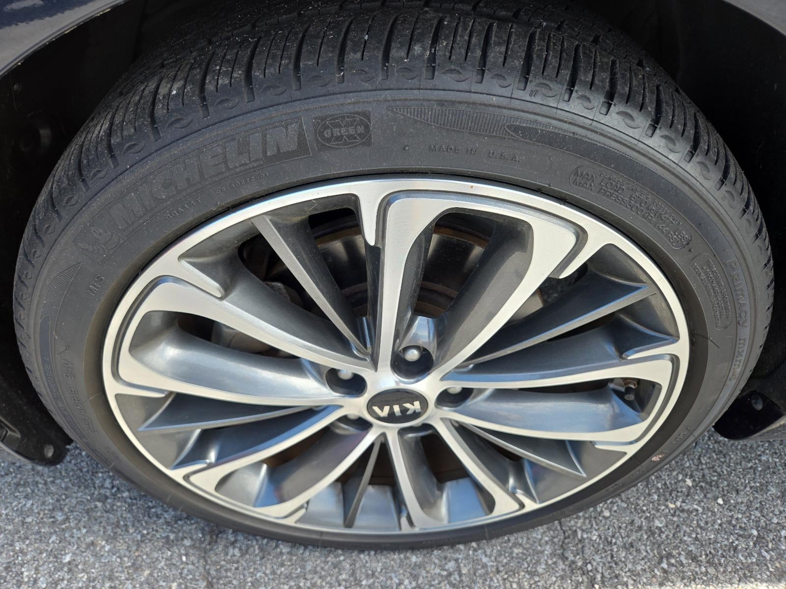 2019 Kia Cadenza Technology Sedan