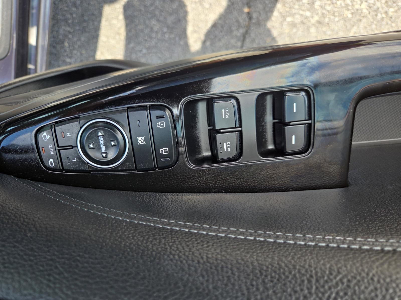 2019 Kia Cadenza Technology Sedan
