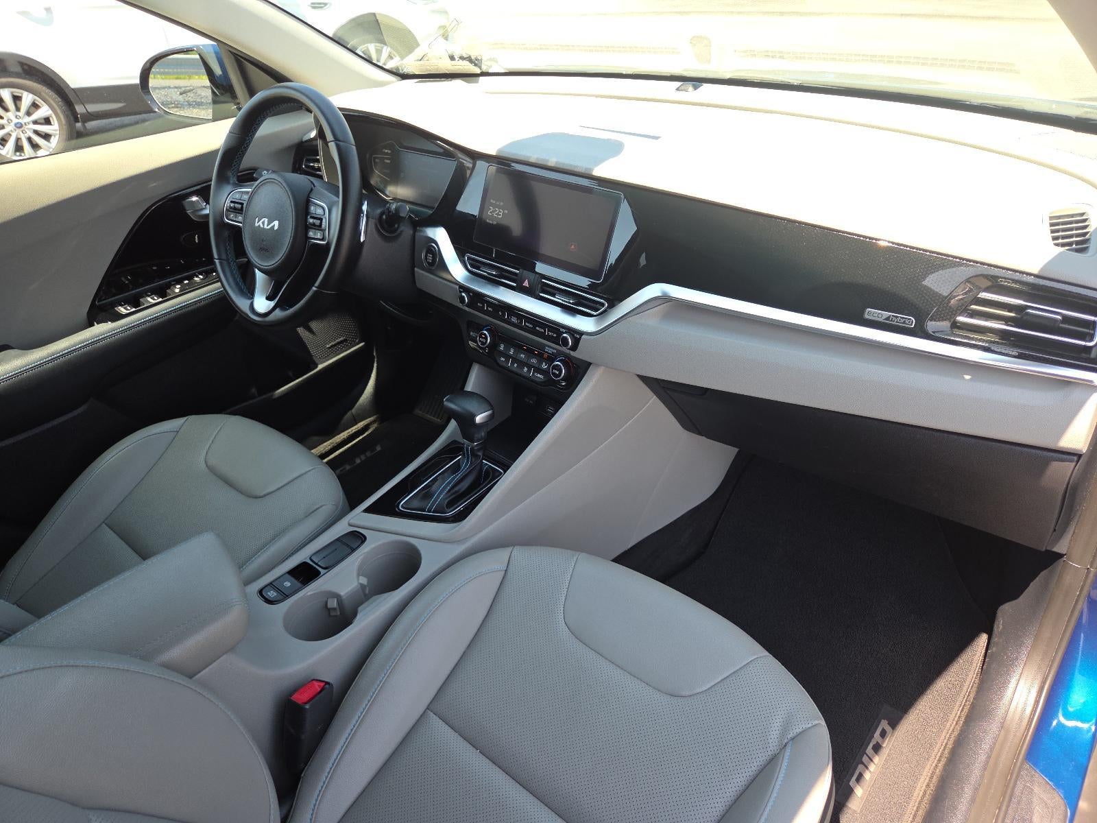 2022 Kia Niro Touring SE FWD