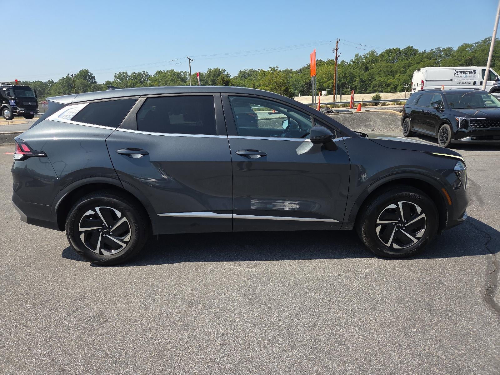2023 Kia Sportage Hybrid LX AWD