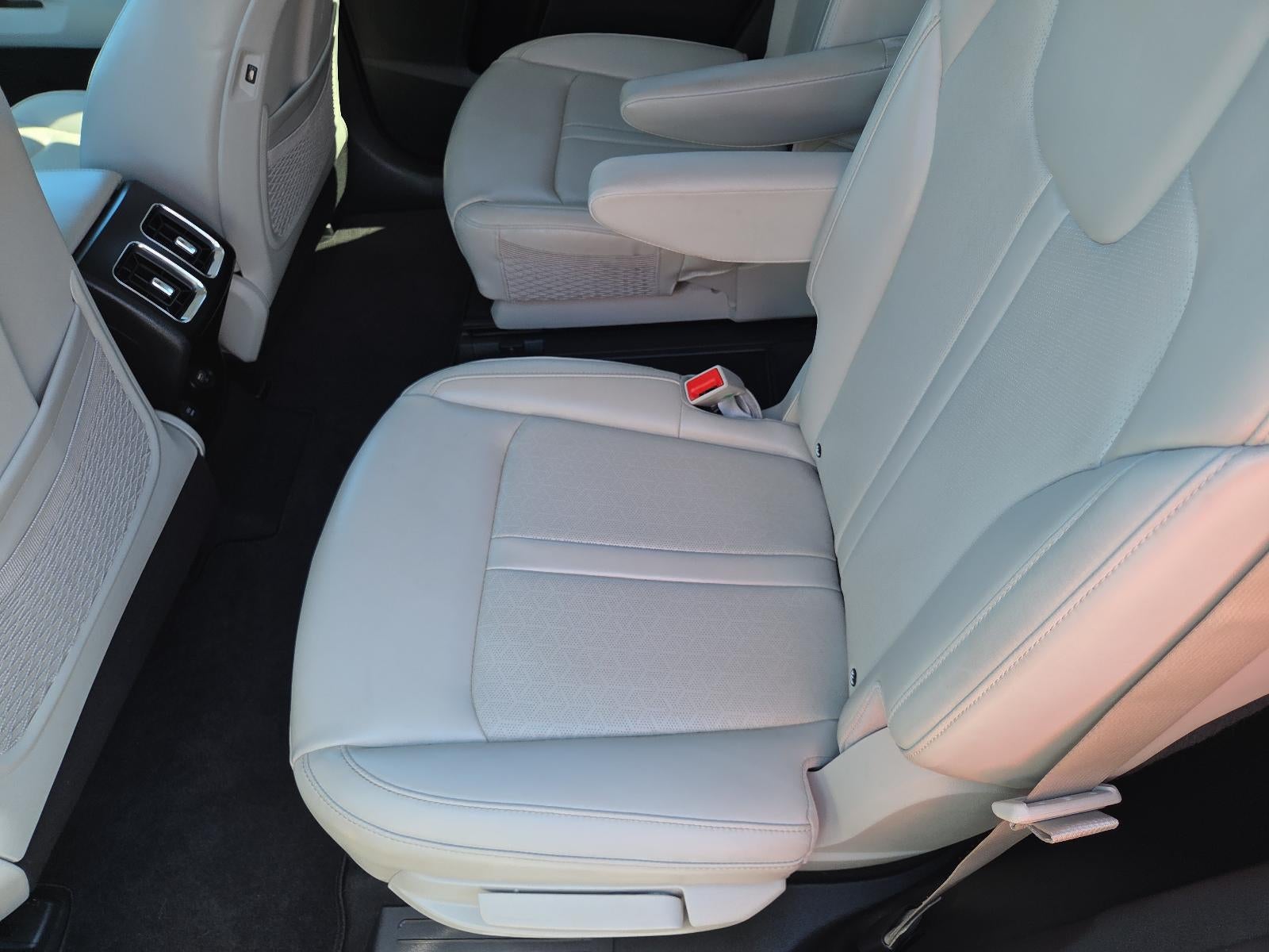 2023 Kia Sorento Hybrid EX AWD